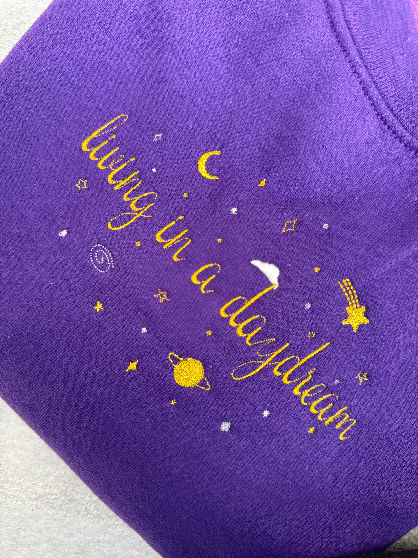 Daydreaming Crewneck / T-Shirt