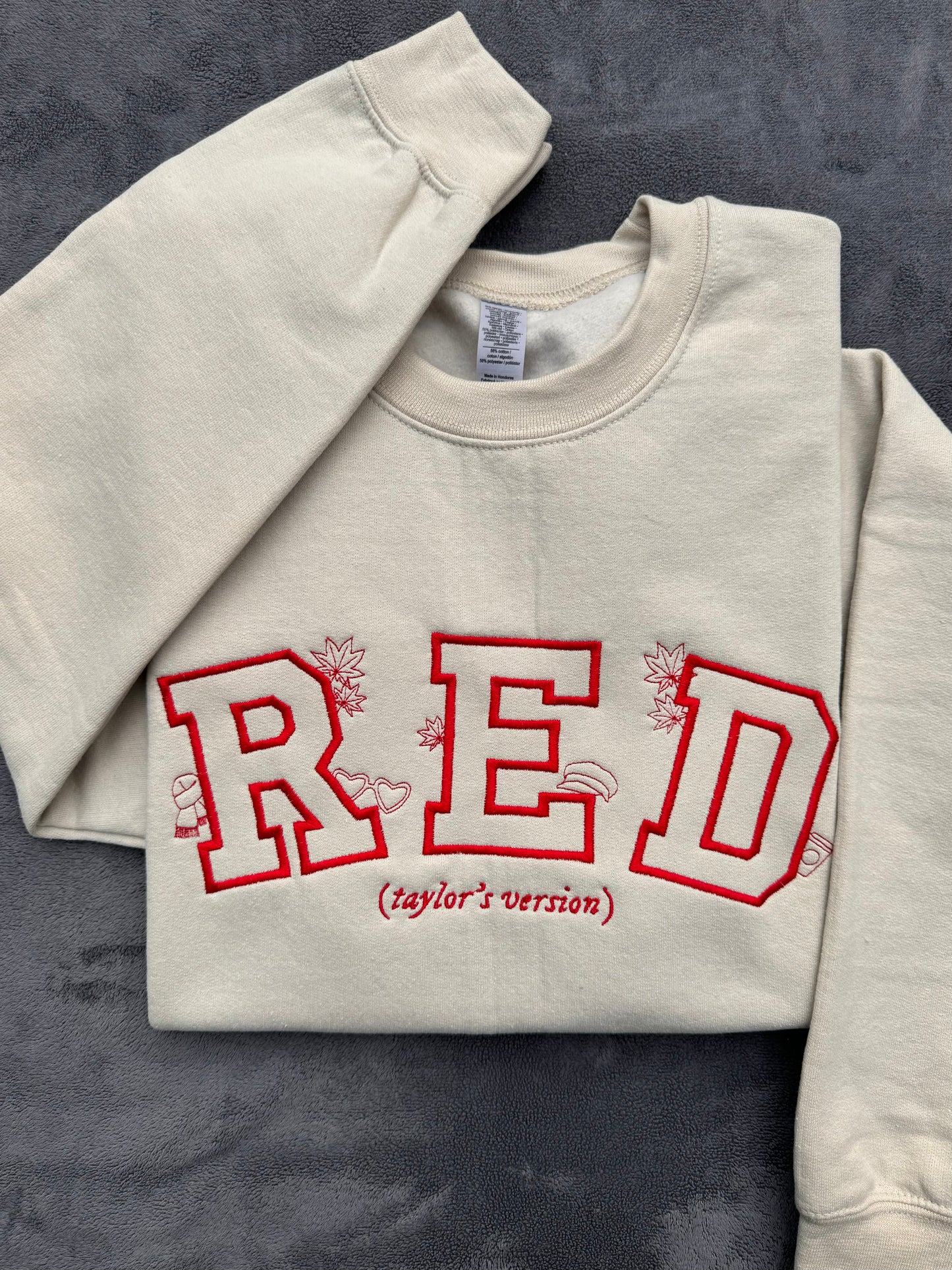 Red Sweatshirt / T-Shirt / Hoodie